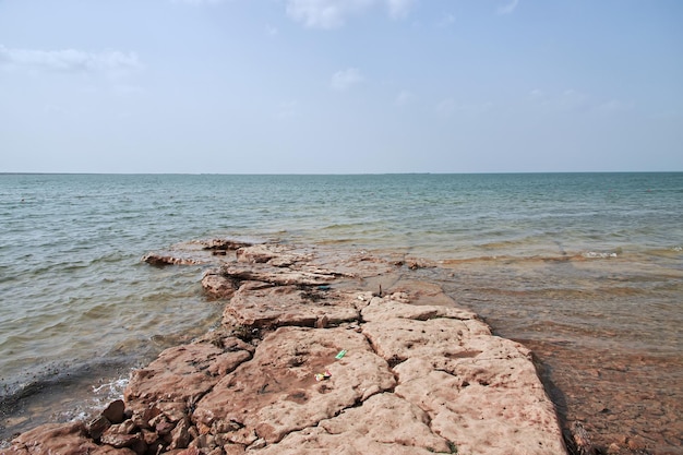 O grande lago perto de Thatta, no Paquistão