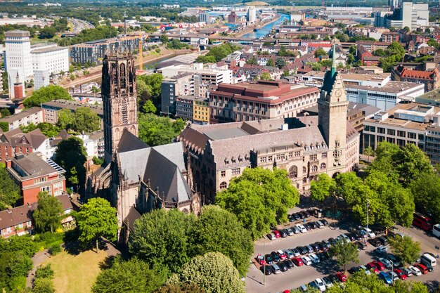 O horizonte da cidade de Duisburg, na Alemanha
