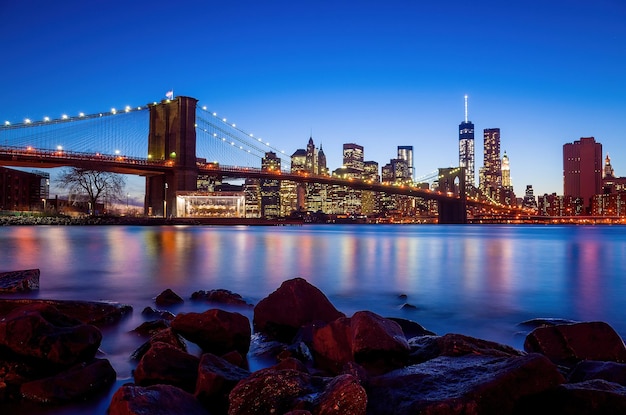 Foto o horizonte da cidade de manhattan, paisagem da cidade de nova york com a ponte de brooklyn, nos estados unidos