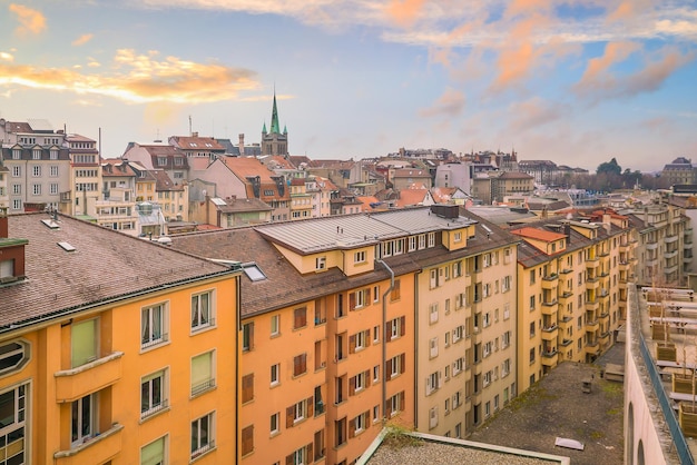 O horizonte do centro da cidade de Lausanne, na Suíça