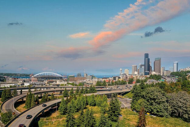 O horizonte do centro da cidade de Seattle, paisagem urbana do estado de Washington, nos Estados Unidos