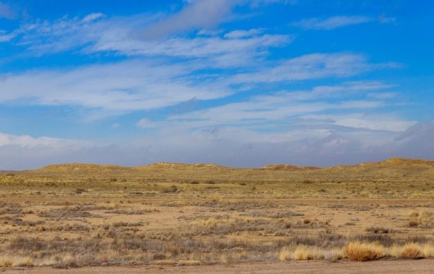 O início da montanha sobre o deserto do Novo México