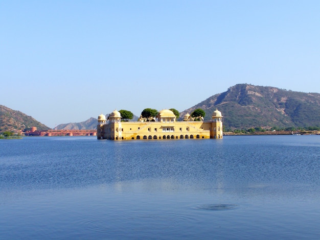 O Jal Mahal Water Palace localizado no Lago Sager. Jaipur, Rajastão, Índia, Ásia