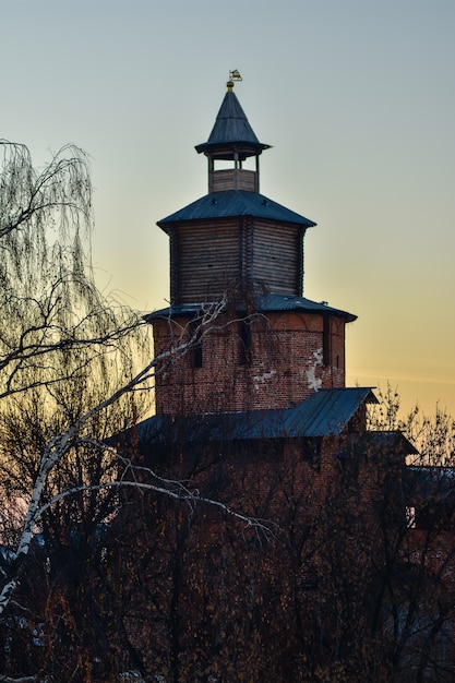O Kremlin ao pôr do sol. Nizhny Novgorod
