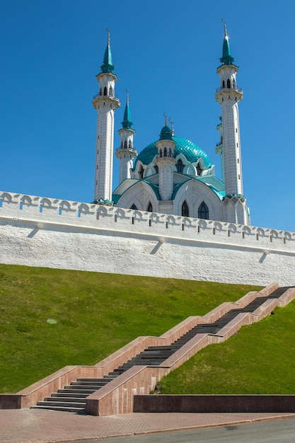 O Kremlin de Kazan e Kul Sharif fecham Kazan Tatarstan em maio de 2022