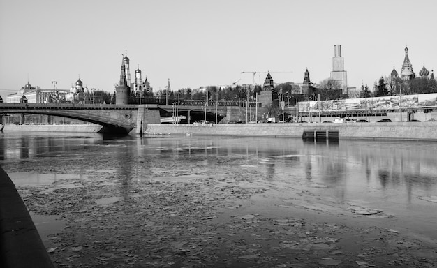 O Kremlin de Moscou e o aterro