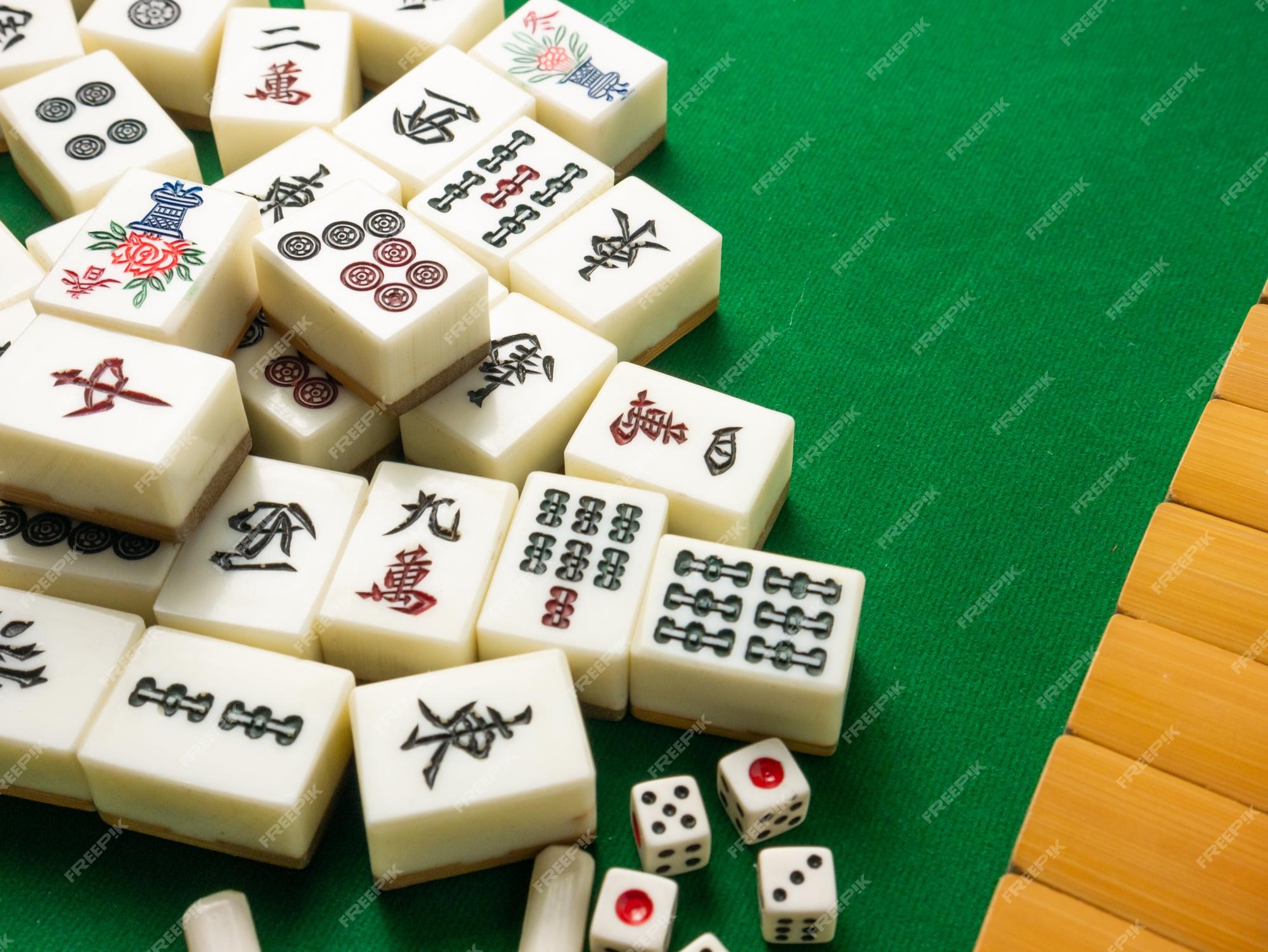 Jogo No Jogo De Mesa Do Mahjong Foto de Stock - Imagem de verde, mesa:  144770258