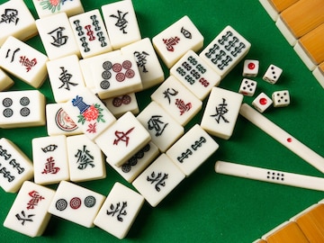 Jogo No Jogo De Mesa Do Mahjong Foto de Stock - Imagem de verde, mesa:  144770258