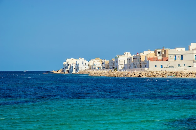 O Mar Mediterrâneo Tunísia Mahdia. Foco seletivo.