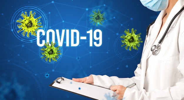 o médico prescreve uma receita