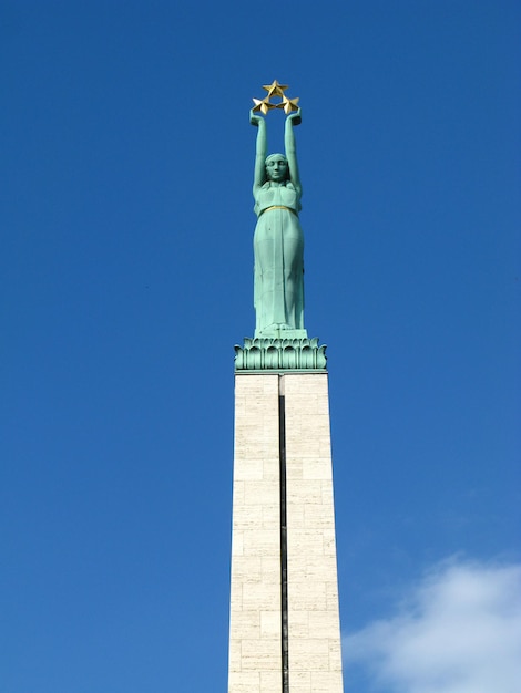 O monumento em Riga Letónia