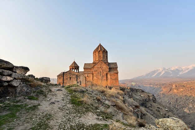 Foto o mosteiro hovhannavank na província de ohanavan aragatsotn, armênia