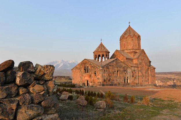 Foto o mosteiro hovhannavank na província de ohanavan aragatsotn, armênia