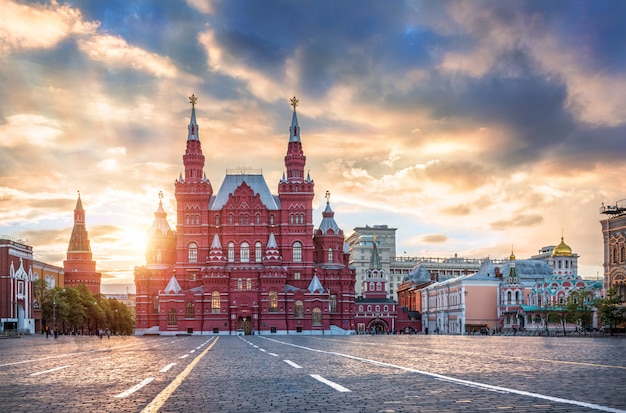 O museu histórico na praça vermelha de moscou