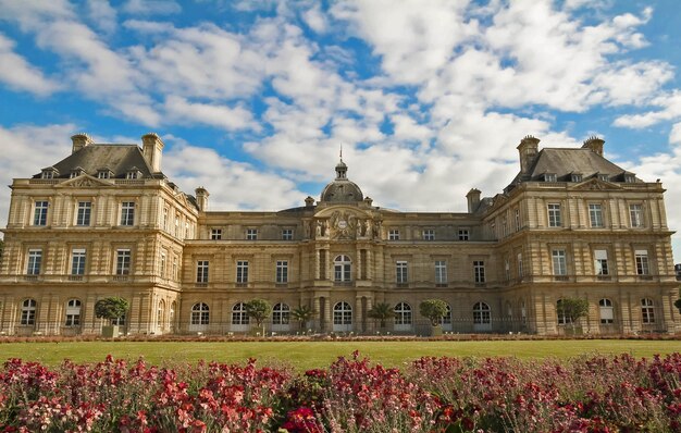 O Palácio e Jardim de Luxemburgo ParisFrança