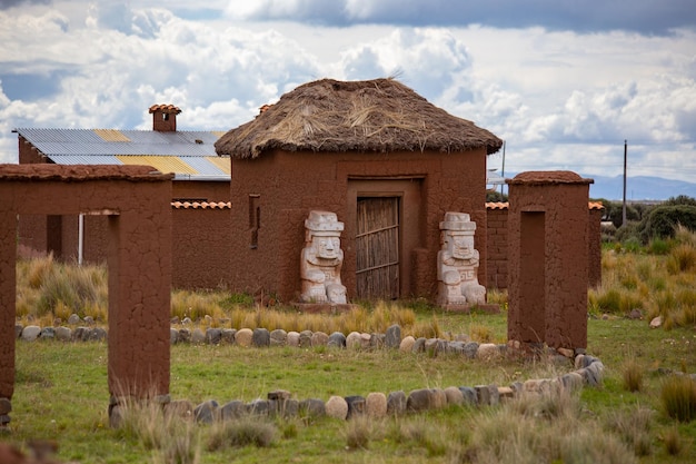 O Patrimônio Mundial da UNESCO de Tiwanaku, um local pré-inca perto de La Paz, na Bolívia, América do Sul