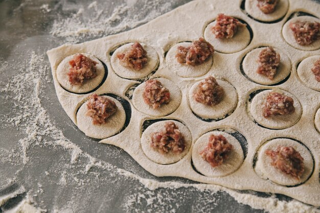 o processo de cozinhar bolinhos