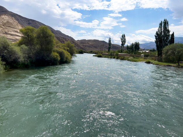 O rio Norin no Quirguistão