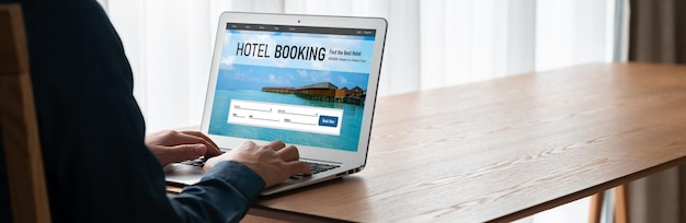 Foto o site de reservas de hotéis on-line fornece um sistema de reservas moderno