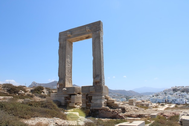 Foto o templo de apolo portara ilha naxos