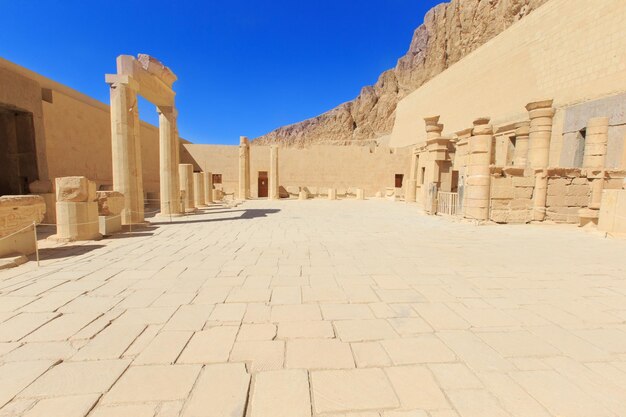 O templo de Hatshepsut perto de Luxor, no Egito