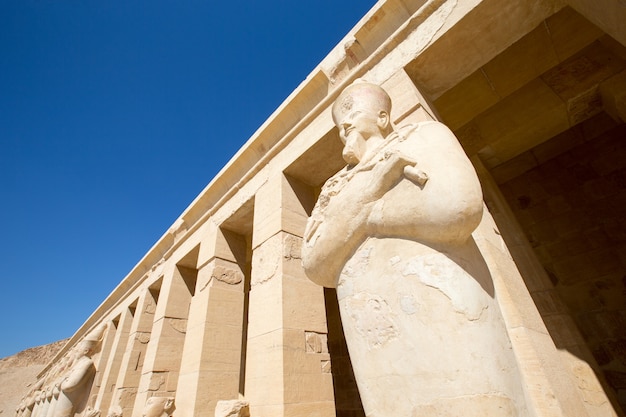 O templo de Hatshepsut perto de Luxor, no Egito