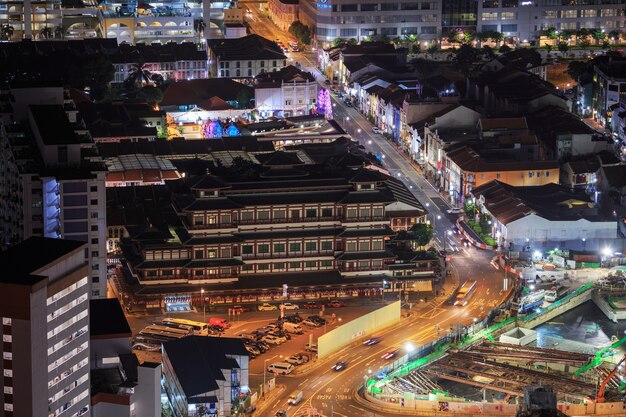 Foto o templo de relíquia do dente de buda em chinatown, singapura