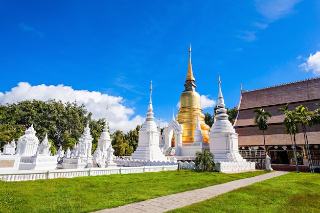 O Templo Wat Suan Dok é um templo real em Chiang Mai, Tailândia