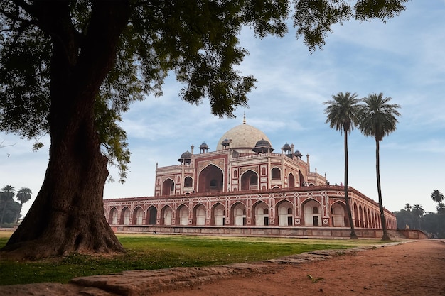 O túmulo de Humayun39s é o túmulo do imperador mogol Humayun em Delhi Índia Foi construído em 156970