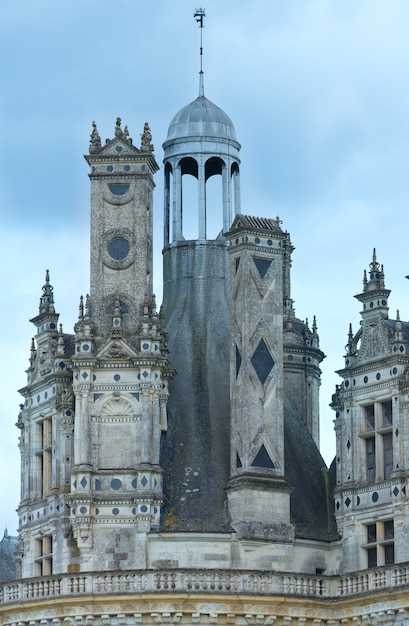 Oben auf Schloss Chambord (Detail) im Loiretal (Frankreich). Erbaut 1519-1547.