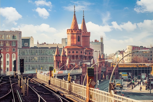 Foto oberbaumbridge, berlín, alemania