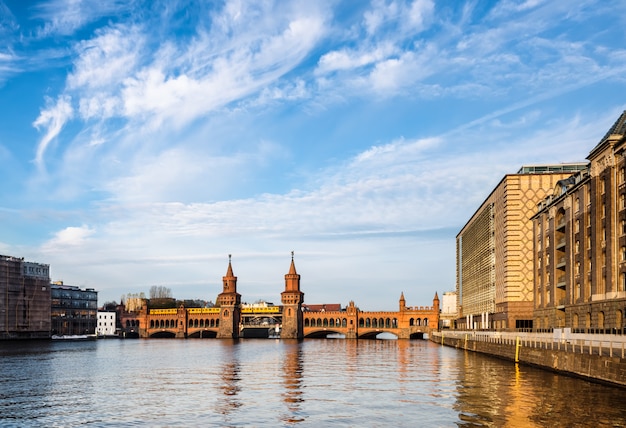 Oberbaumbridge en Berlín