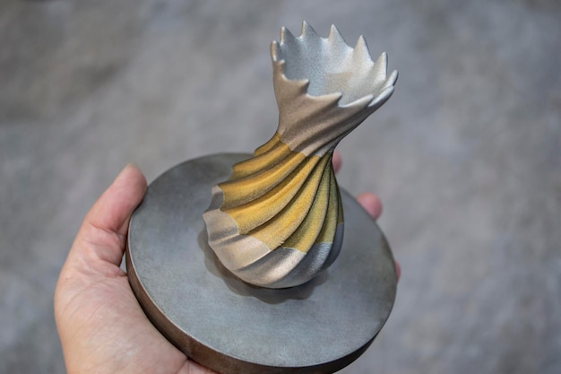 Objekt gedruckt aus Metallpulver auf Metall-3D-Drucker