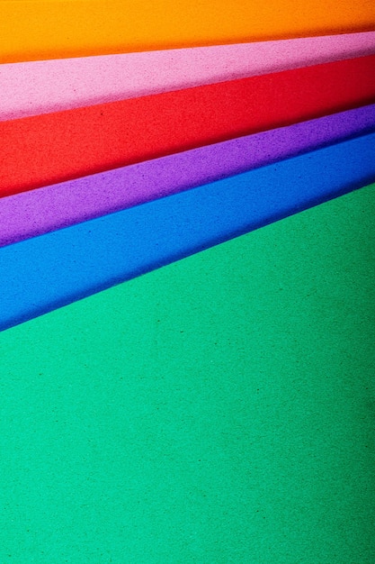 Foto los objetos coloridos hacen un fondo mixto de varios colores
