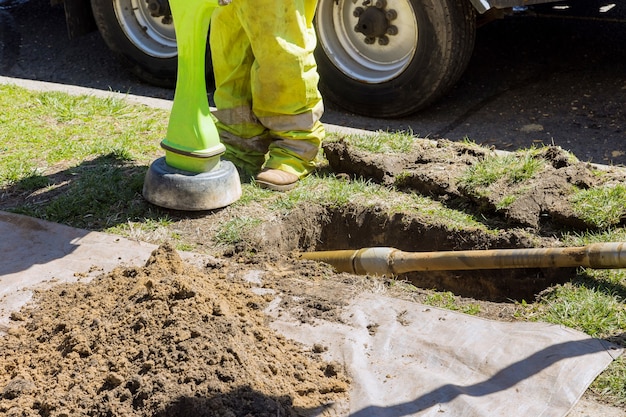 Obras de construção detectam a fibra óptica do duto na perfuração direcional horizontal