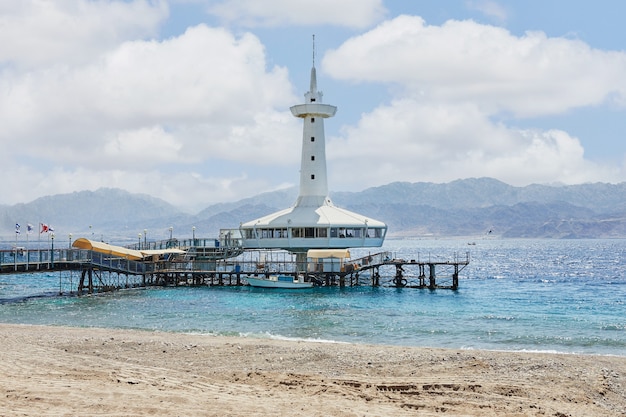 Observatorio subacuático, cafetería y plataforma de observación en el Mar Rojo en Eilat
