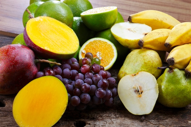Obst, Birne, Traube, Banane, Mango, Orange