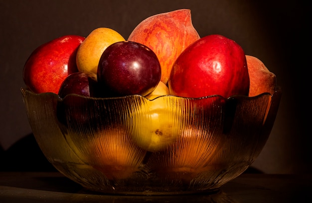 Obstschale mit verschiedenen Früchten