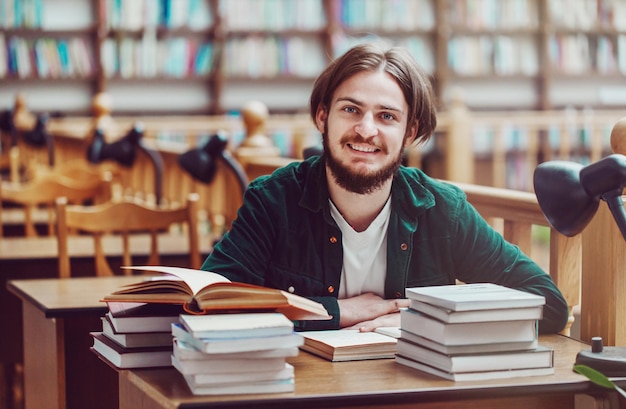 Obtener conocimientos en libros