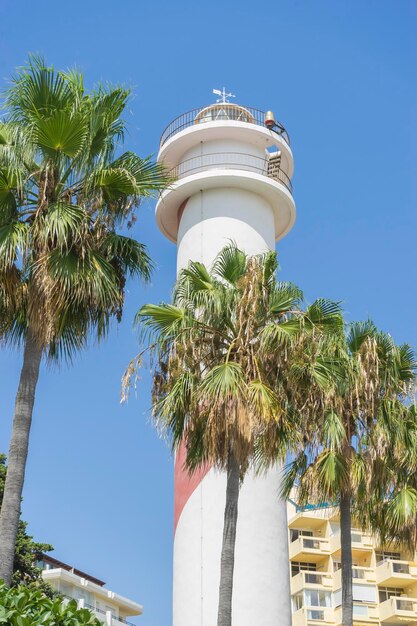 Ocean Lighthouse Tower an der Küste von Marbella in Spanien