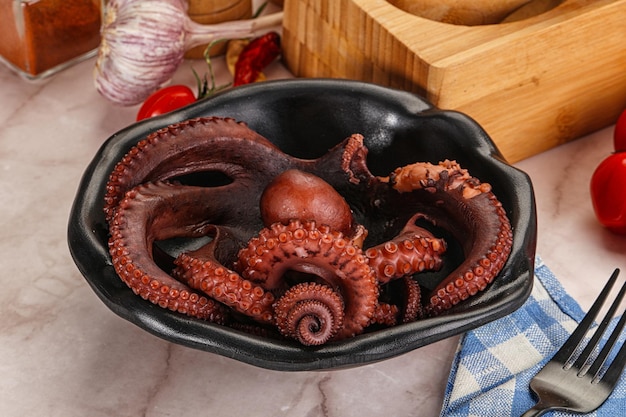Octopus delicioso cozido na tigela