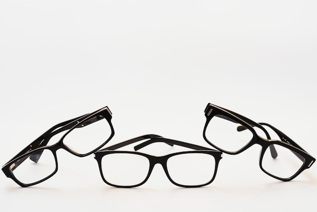 Foto Óculos vintage isolados em um fundo branco