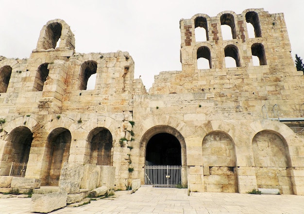 Foto odeón de herodes ático teatro acrópolis de atenas grecia