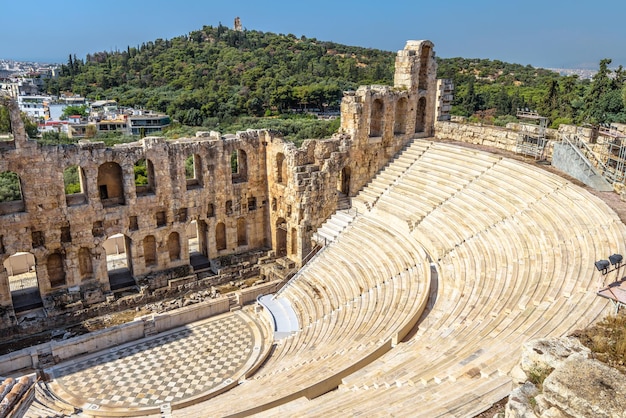 Foto odeón de herodes atticus en la acrópolis atenas grecia