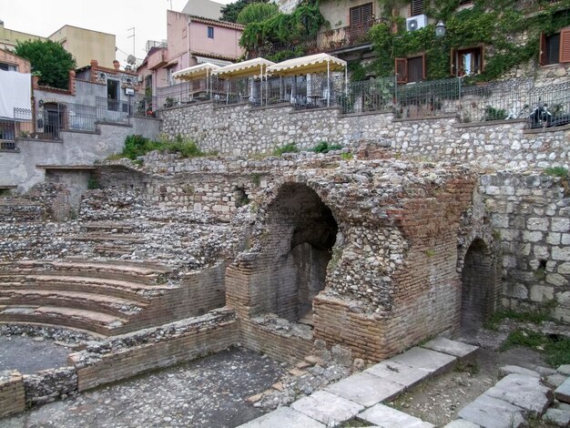 Foto odeón romano en taormina