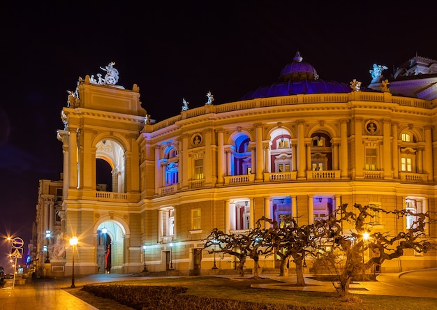 Odessa opera and ballet theatre à noite na ucrânia