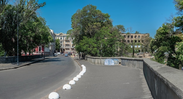 Odessa Ucrania 25072023 Edificio histórico de la Casa de los científicos la finca del Conde Tolstoi dañada por un cohete ruso en Odessa Ucrania