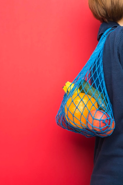 Foto Ökologische tasche mit obst und gemüse.