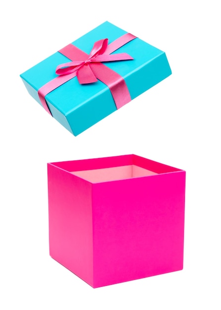 Offene rosa Geschenkbox mit Schleife. Weihnachtsgeschenk isoliert auf weißem Hintergrund. Beschneidungspfad