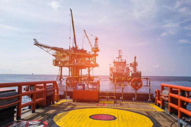 Offshore-Rig Cargo Industrie Öl- und Gasproduktion Erdölpipeline.